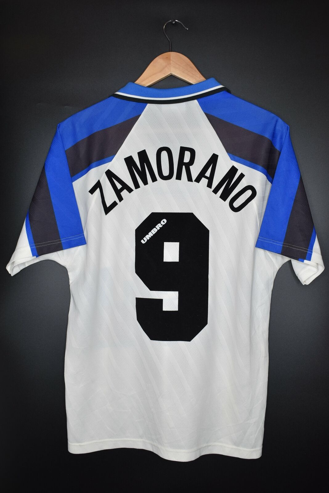 恐怖伊万无奈为大罗让出9号球衣却称国米是他最爱的球队