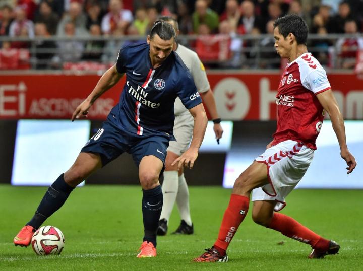 【足球技巧】"上帝"伊布的两个炫酷过人技巧