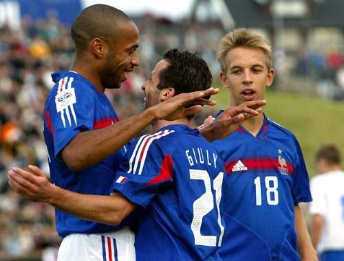 巴萨"梦二队"的锋线僚机,为给梅西让位主动申请当替补