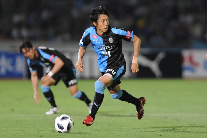 美津浓为中村宪刚打造特别版morelia ii足球鞋|川崎前锋|中村宪刚|懂