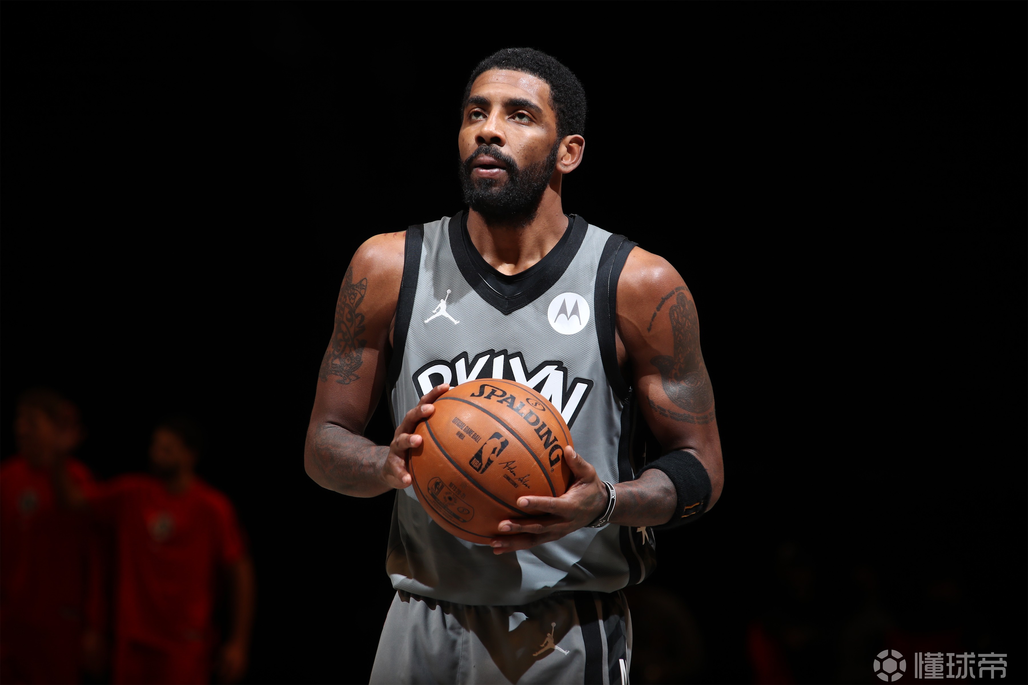 足球新闻 懂球号> 名记:欧文违反健康条例将被罚款5万美元,明日将回