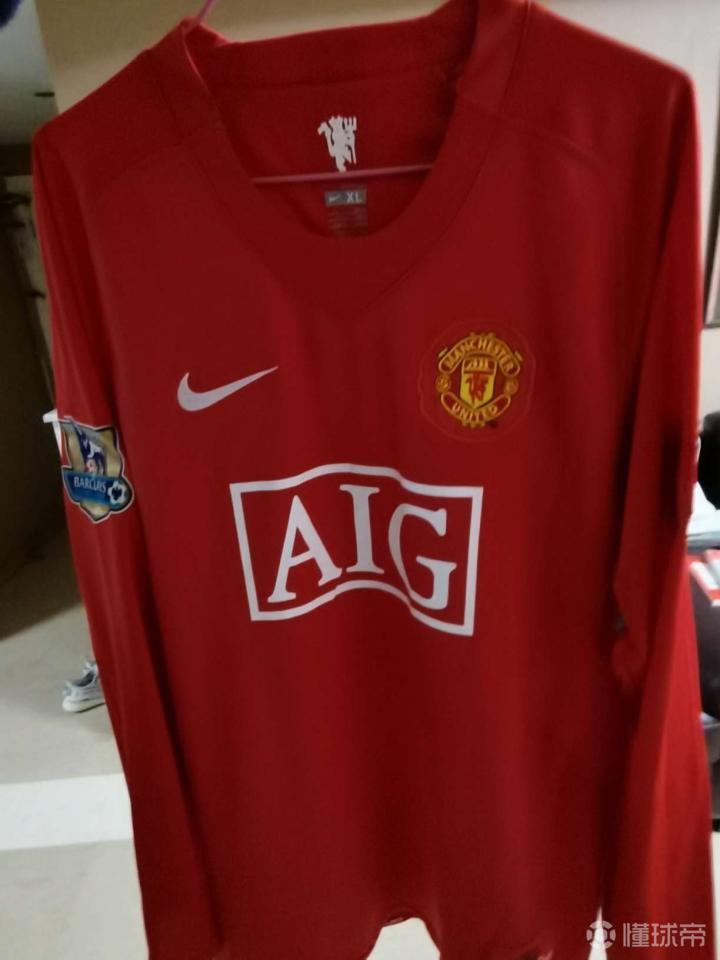 在鲁尼退役之际于淘宝上买的盗版球衣面料不错