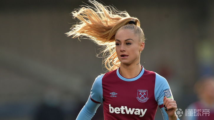 官方阿丽莎莱曼将以租借的形式加盟埃弗顿直到本