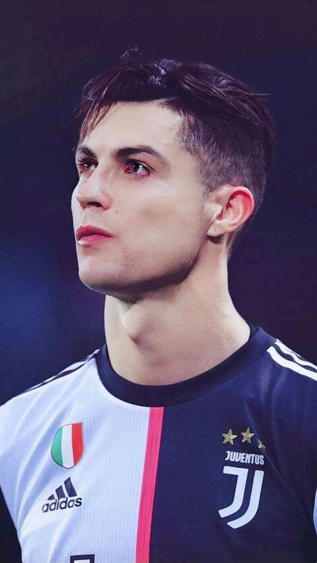 你觉得c罗哪种发型最帅