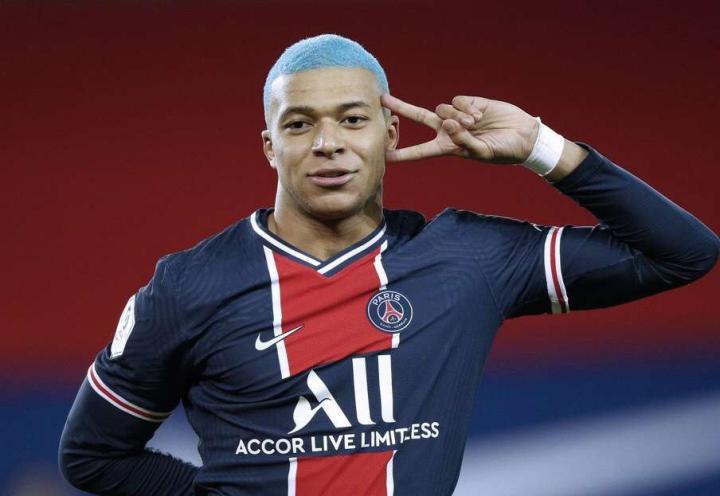 我说怎么老感觉姆巴佩这头发在哪儿见过似的[捂脸].