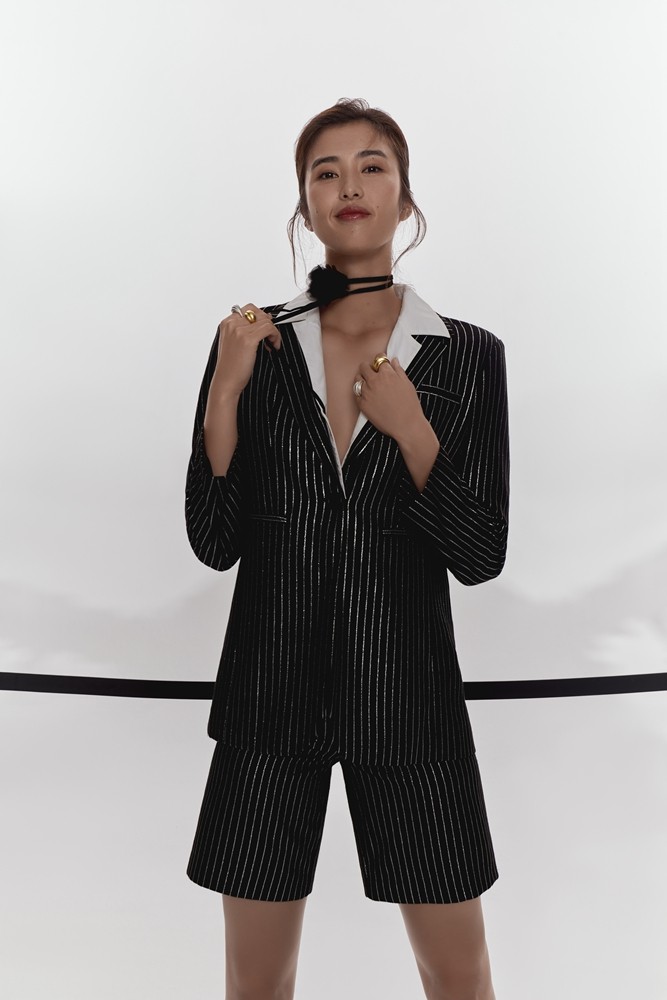 赵丽娜自信源于踢球而不是身高想找一个吉他手做男友