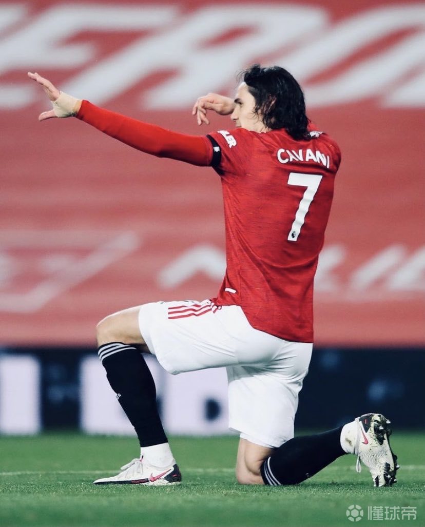 曼联的卡瓦尼进球后拉弓射箭动作学好了对于这个射