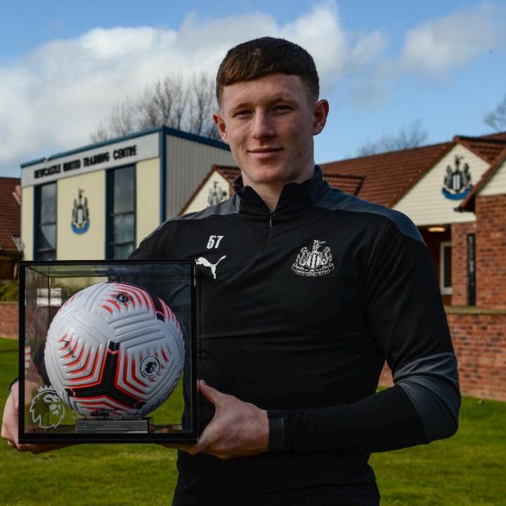 小将埃利奥特·安德森获得了"英超首秀球"