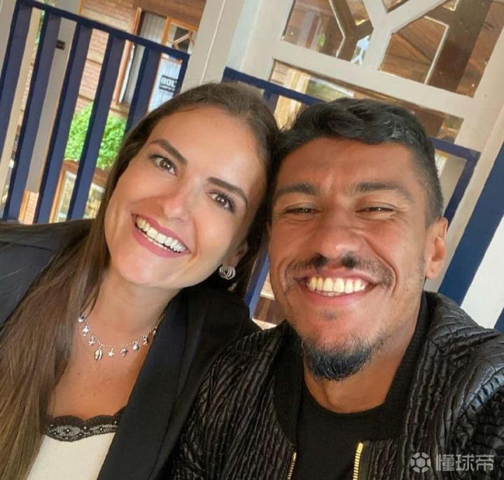 保利尼奥为妻子送上妇女节的祝福绿帽狗头