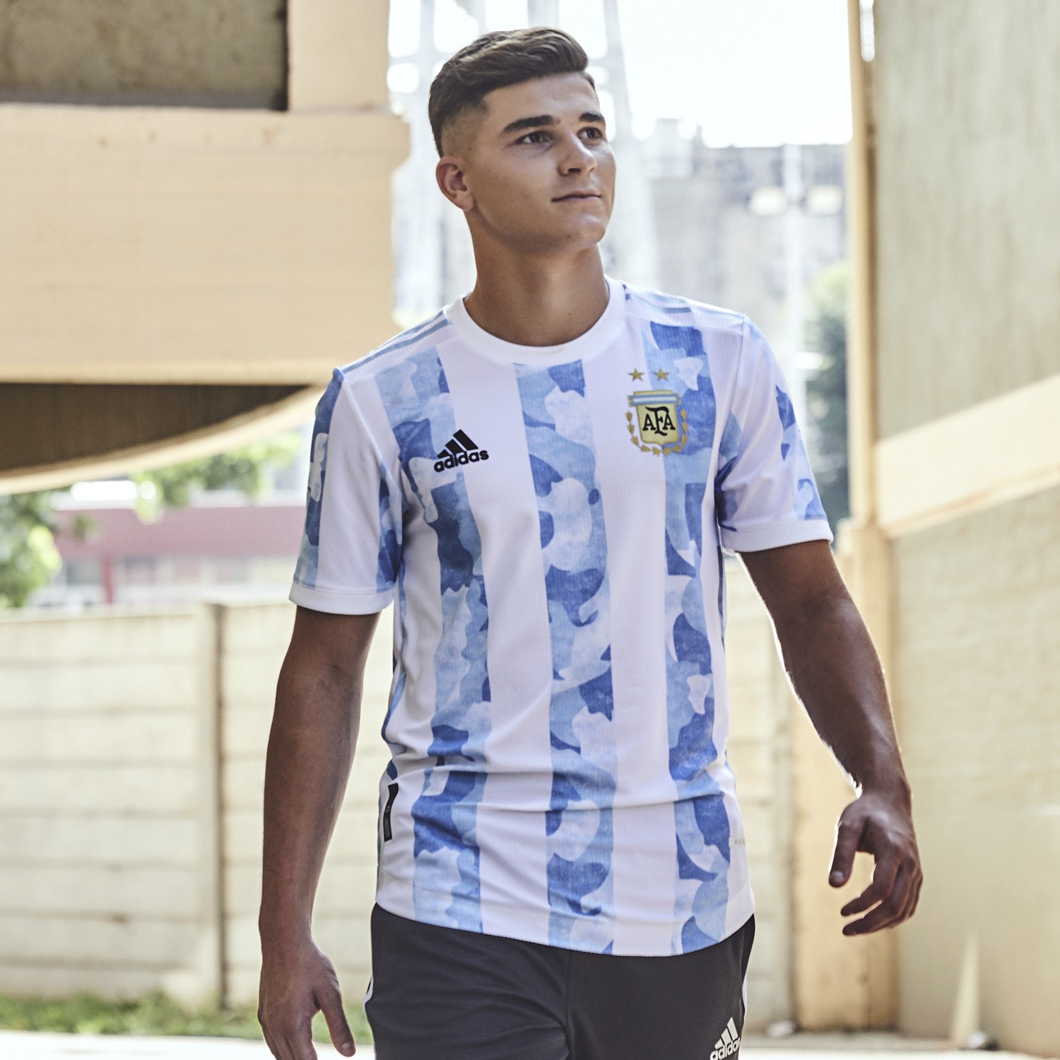 阿迪达斯发布阿根廷国家队全新主场球衣