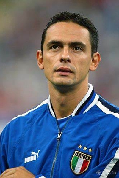 围观菲利普因扎吉在球员时代各个阶段的盛世美颜