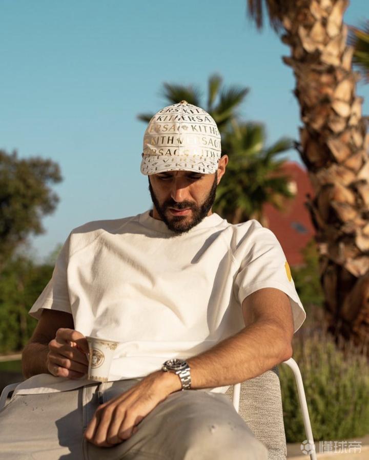 滴午间生活资讯球坛众星穿搭本泽马篇