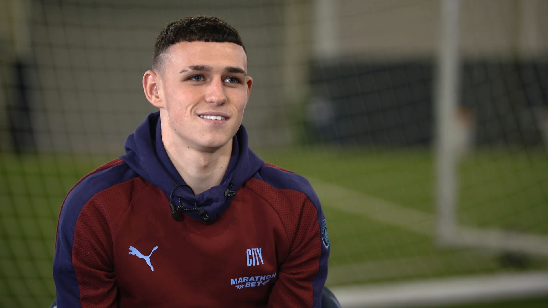 足球场外的菲尔福登