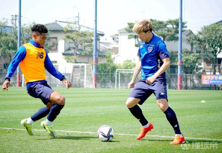 东京fc31日在东京小平市内进行公开训练 训练后 Fc东京 永井谦佑 懂球帝