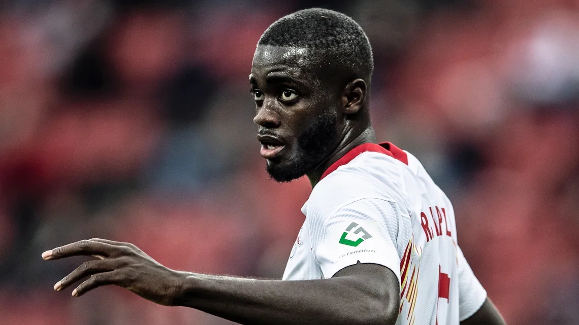 于帕梅卡诺敞开心扉的秘密口吃男孩踢中卫竟为保护好友