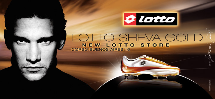 超高的人气,乐途品牌才开始尝试人造材料鞋面和设计五颜六色的球鞋