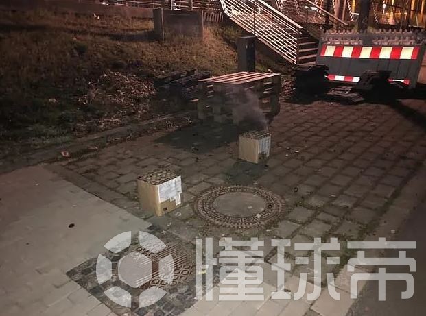 ç›˜å¤–æ‹› å¤šç‰¹çƒè¿·å‡Œæ™¨åœ¨æ›¼åŸŽçƒå'˜ä¸‹æ¦»çš„é…'åº—é™„è¿'æ