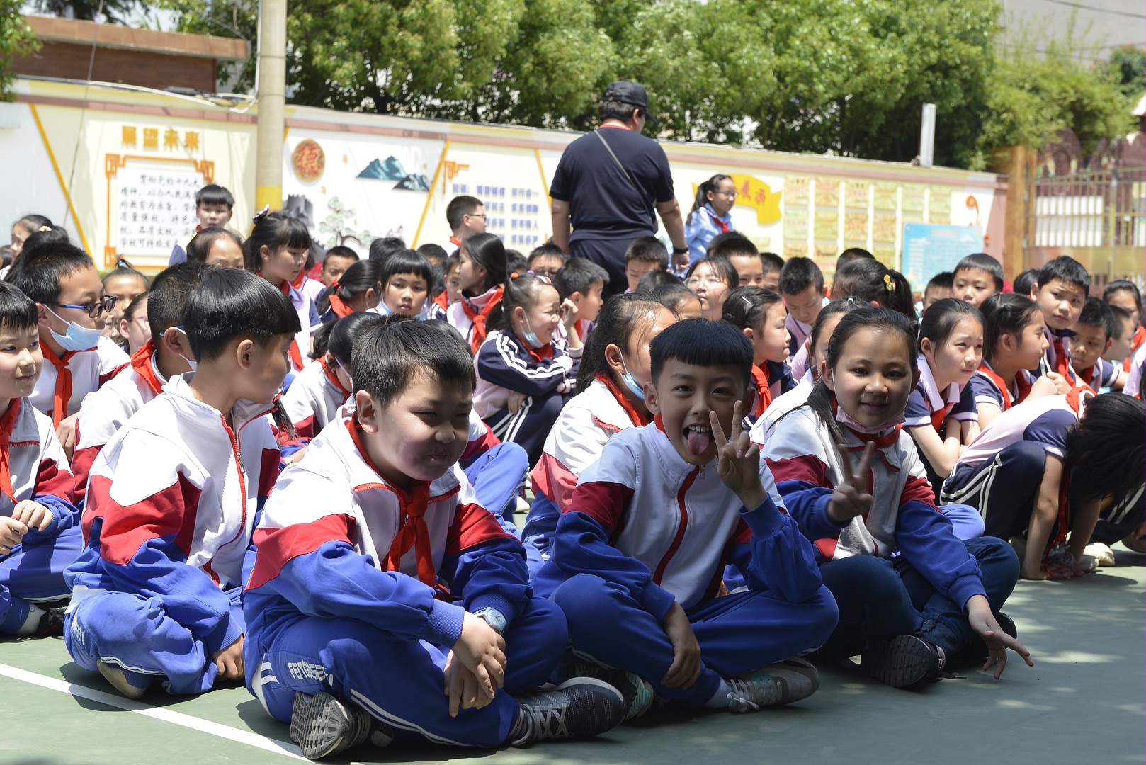 有限的场地无限的足球新迎二小首届班级足球联赛开幕