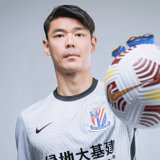 曾诚社媒晒出新赛季帅气定妆照