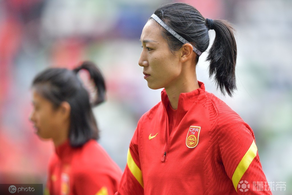 一共有四名广东籍的球员,分别是罗桂平,林宇萍,陈巧珠和李晴潼,她们都