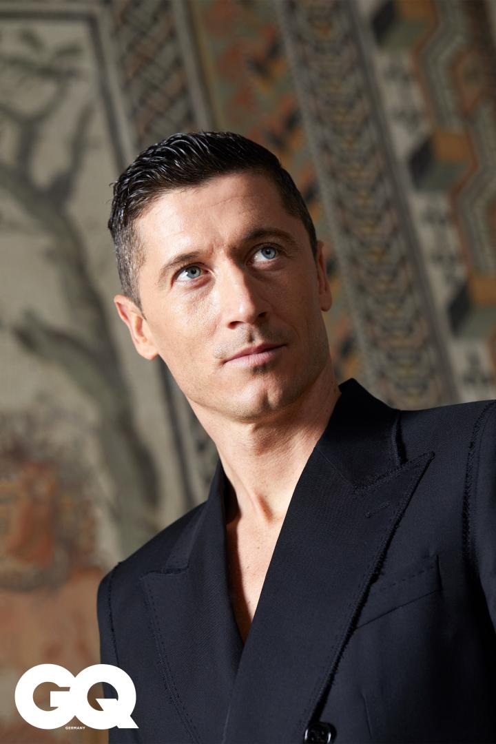 莱万gq专访不觉得自己是英雄但我知道我是一个榜样