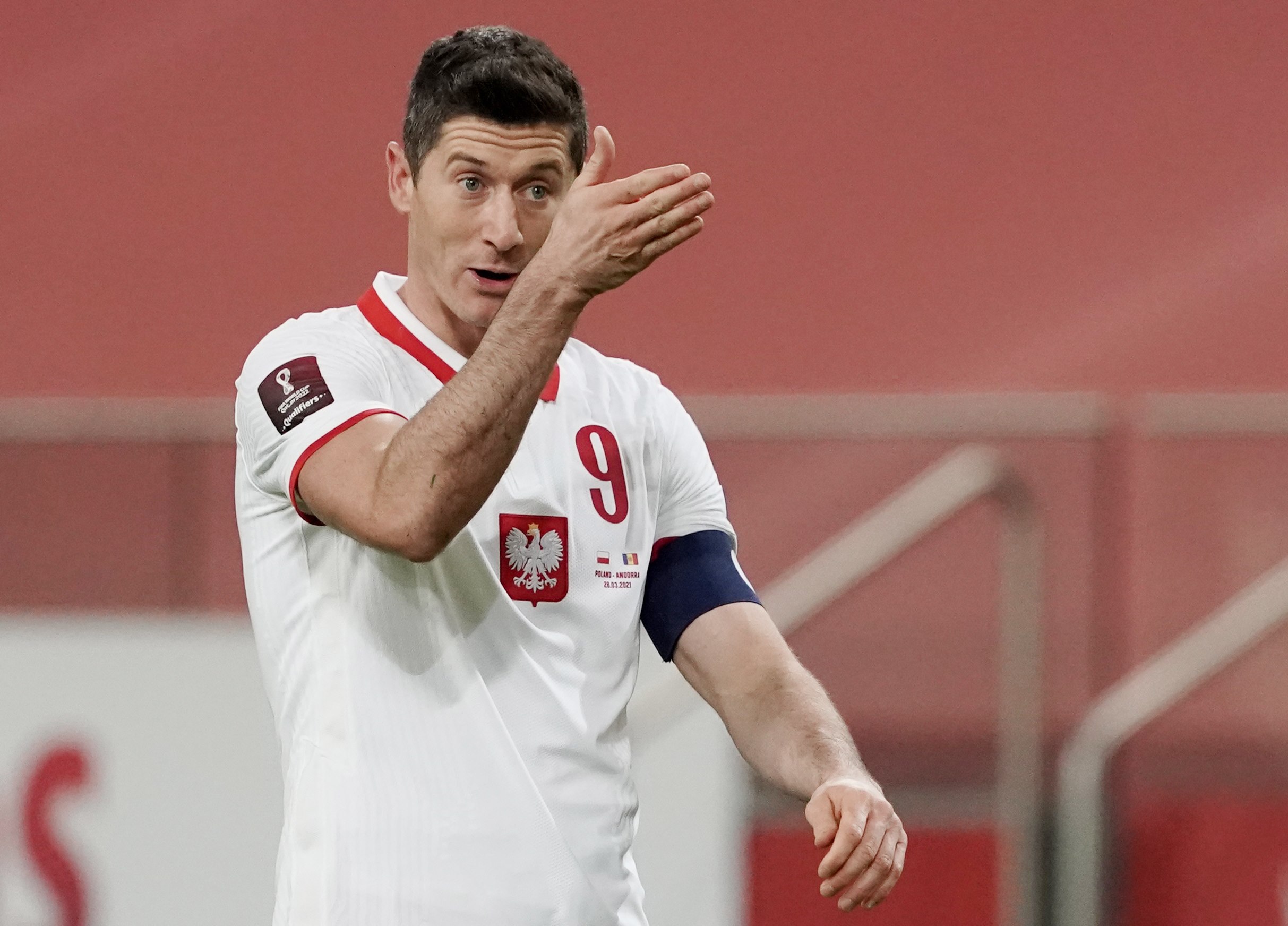 波兰足协秘书长接种疫苗全凭球员自愿我认为莱万会接种