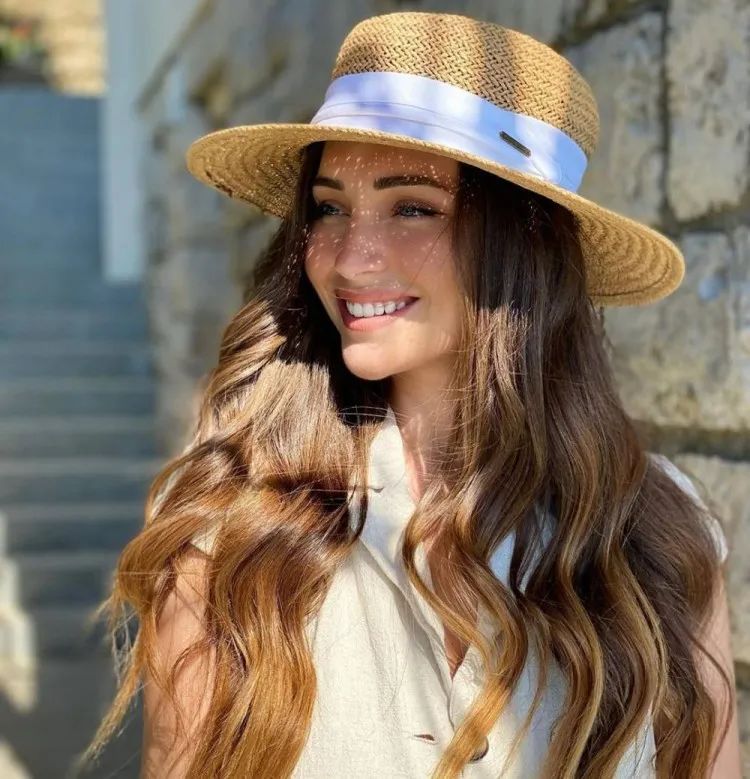 君子好逑法国球星托万的女友夏洛特