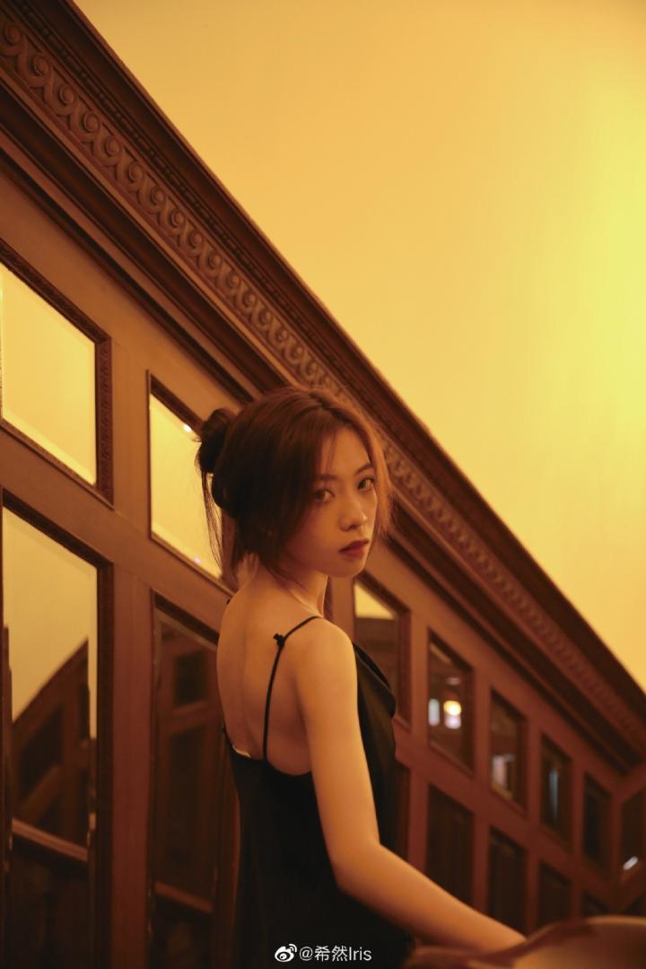 韩网热议rng战胜pgg:中国翻译小姐姐希然好漂亮