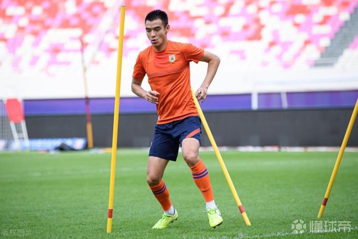 吴兴涵郭田雨头球连击山东泰山20青岛队676767
