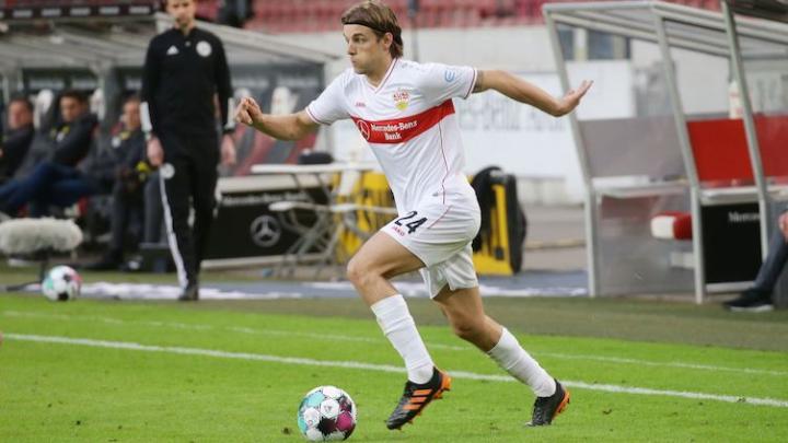 斯图加特23岁的左后卫索萨.