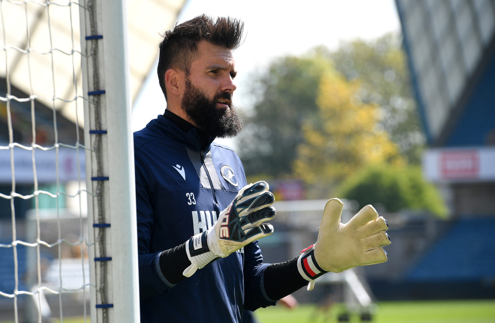 米尔沃尔门将:看别人庆祝升级一度落泪,每年离英超越来越远