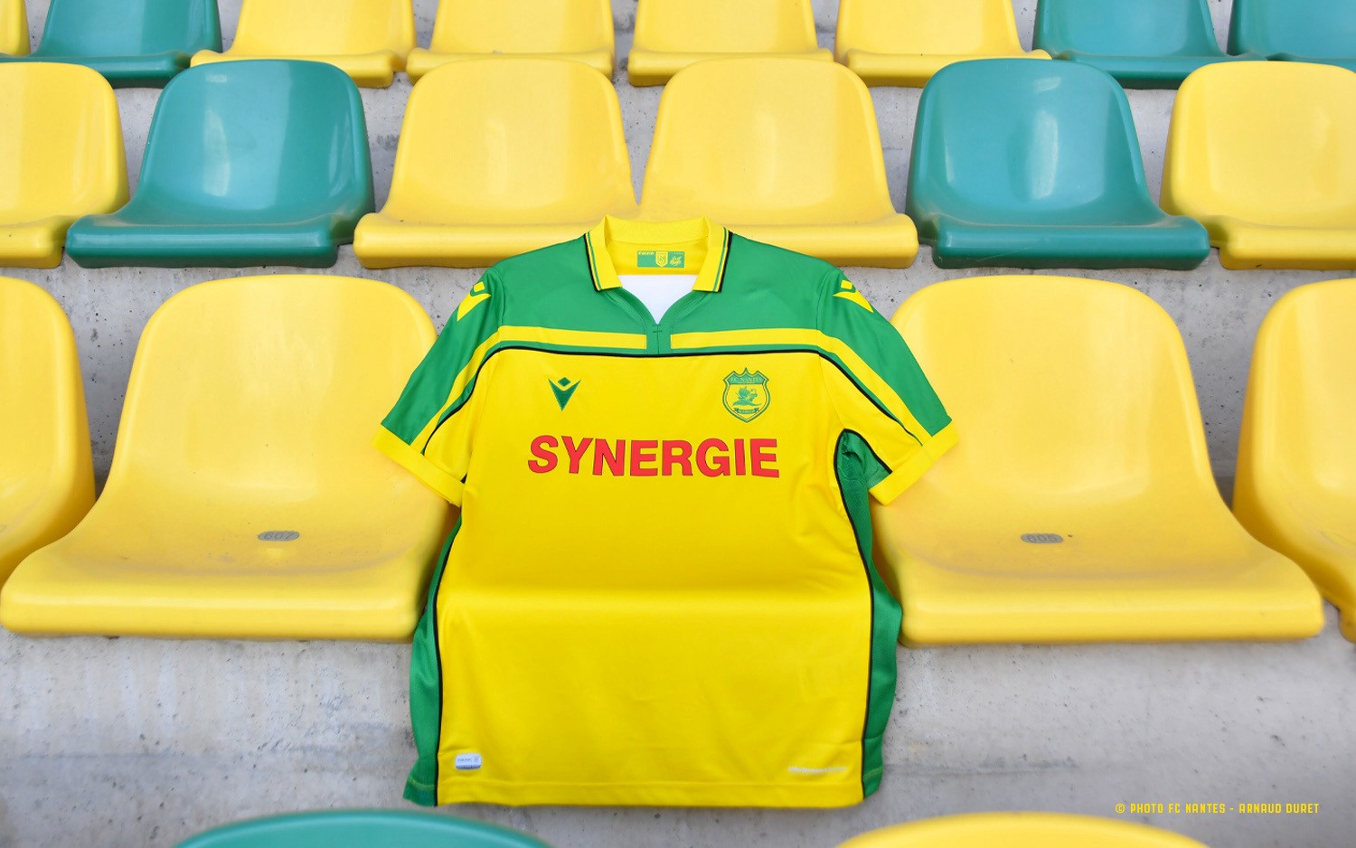 macron发布南特夺冠20周年限量球衣