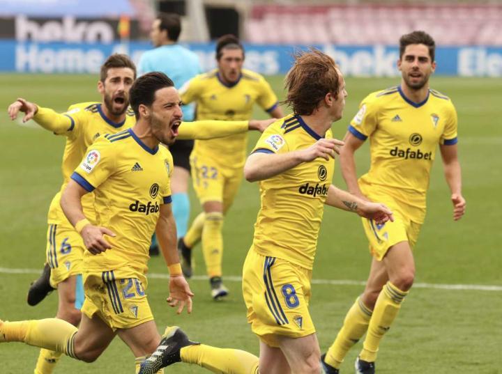 加的斯足球俱乐部 2021-05-28 17:58          打开懂球帝,阅读全文 >