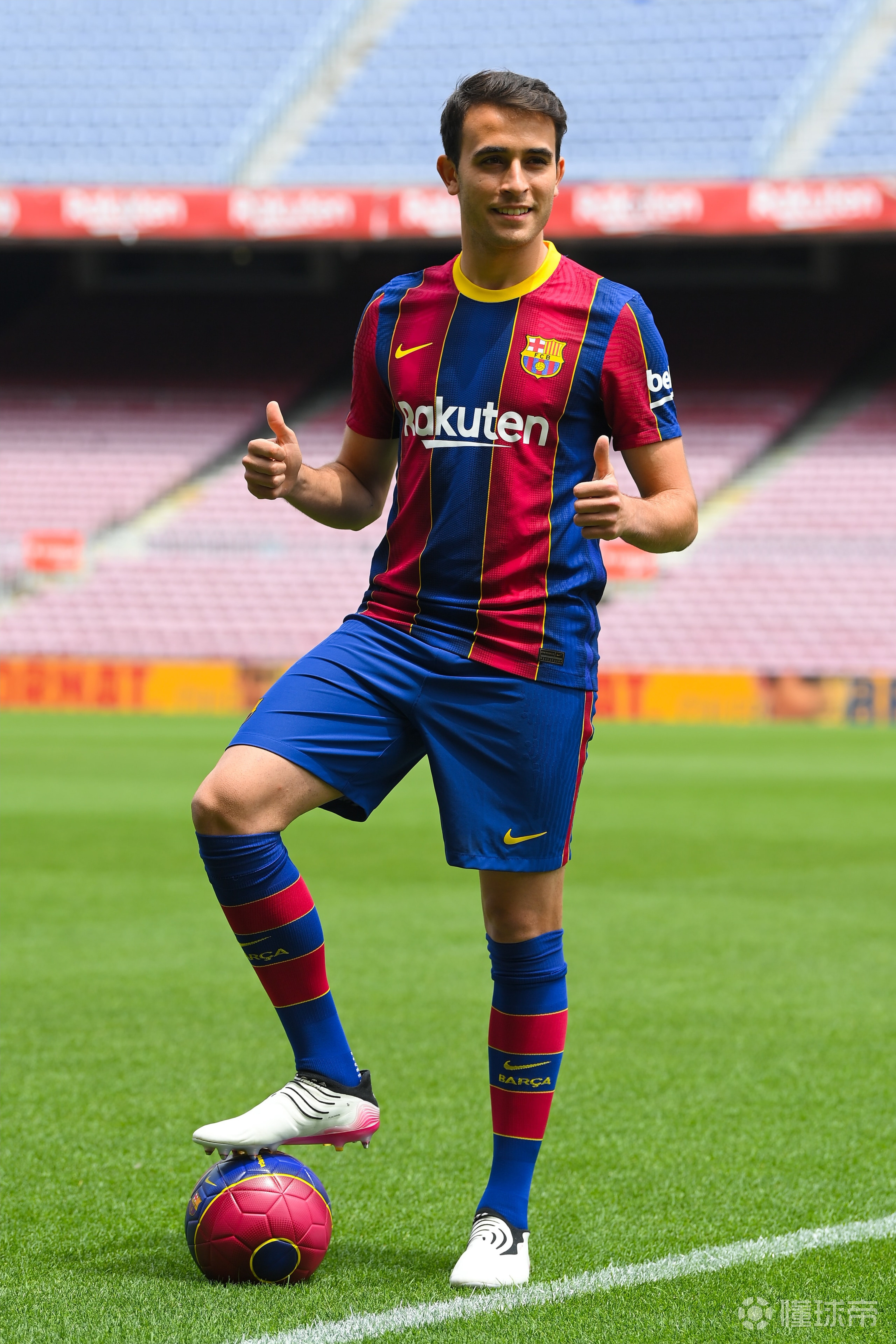 到家埃里克加西亚亮相诺坎普