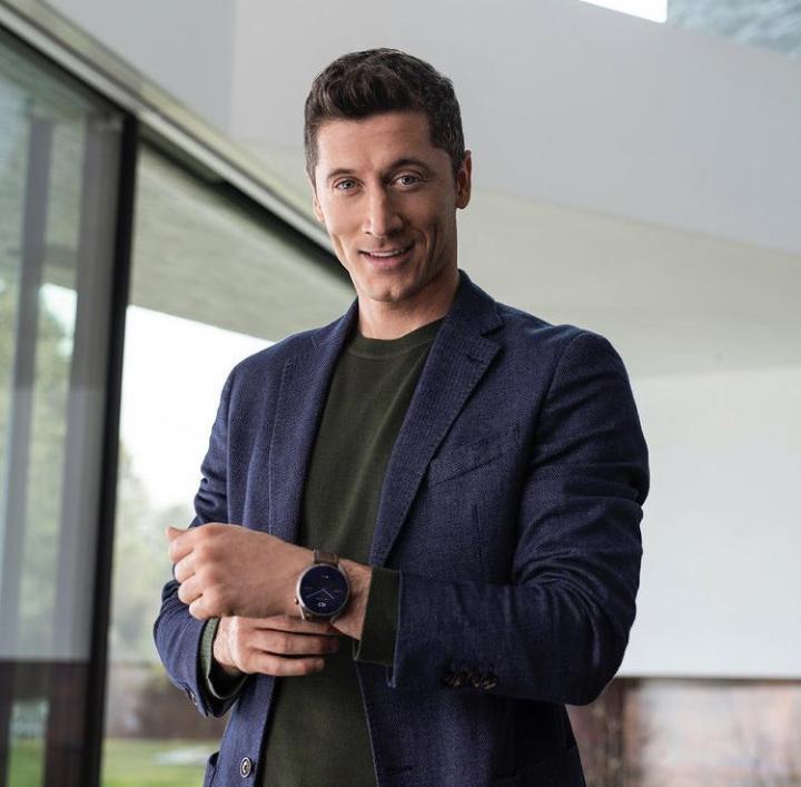 【吐槽个球】莱万多夫斯基:有内涵且外"表"精致!