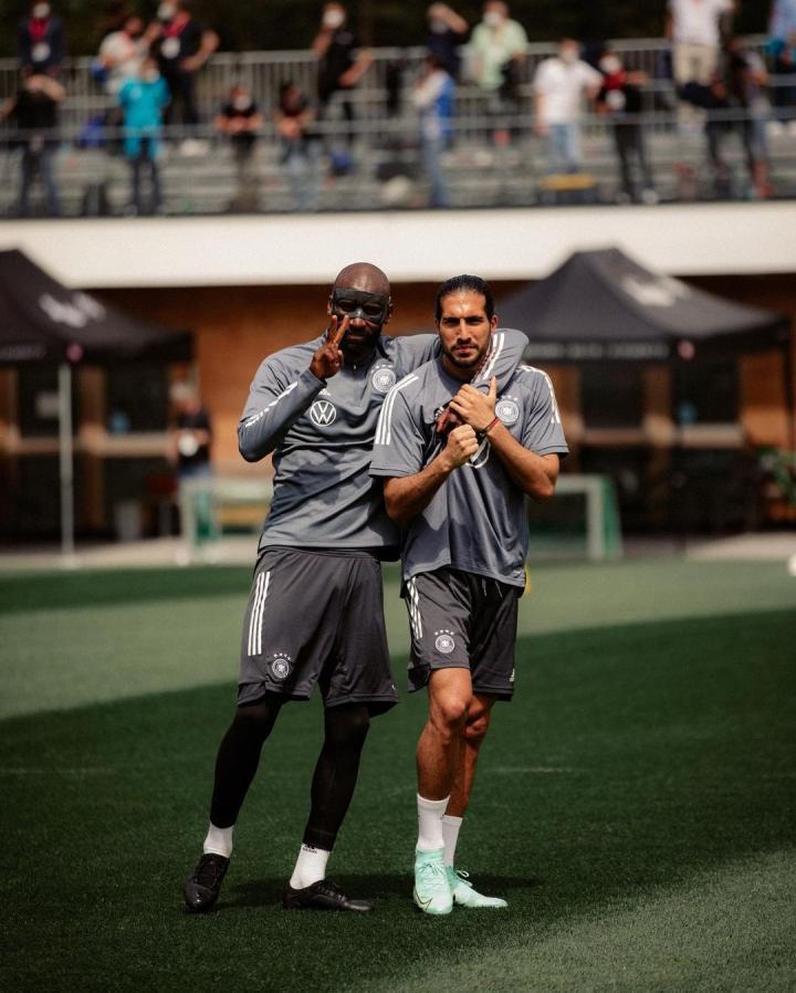 吕迪格,哈弗茨和维尔纳的德国国家队训练照.