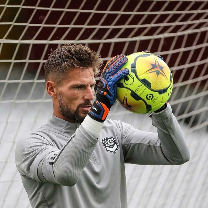 我们场上的最后一道防线:门将科斯蒂尔