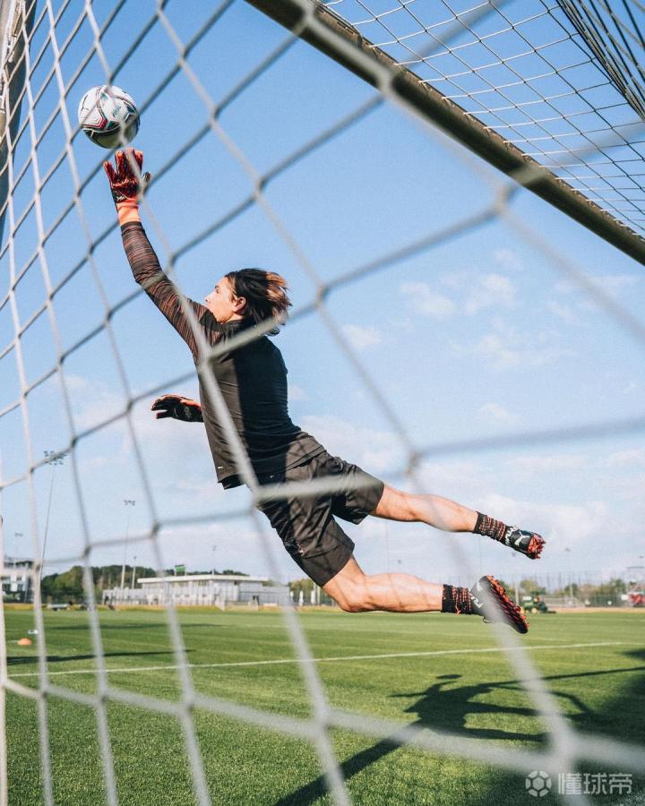 开挂的偶像yannsommer32岁的门