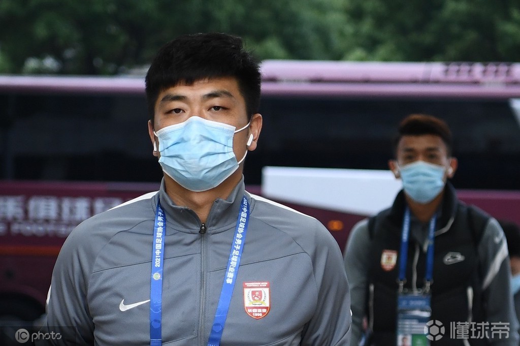 蒋哲:回归亚泰没感到变化;未来要更多承担丈夫和父亲的责任