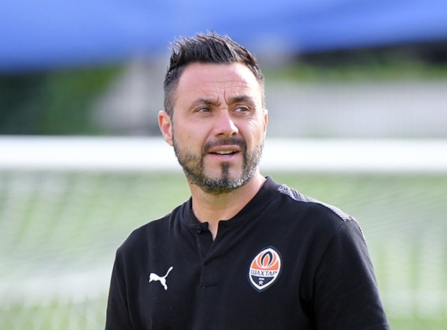 矿工队主教练罗伯托·德泽尔比评价了友谊赛对阵沙尔.