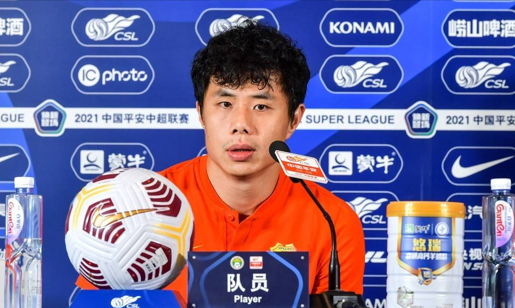 转会武汉后首次发声!蒿俊闵:为家乡效力,是我儿时踢球的梦