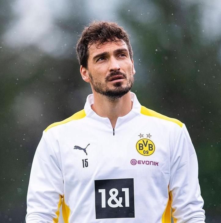 回来了,胡梅尔斯结束假期回归多特蒙德训练营