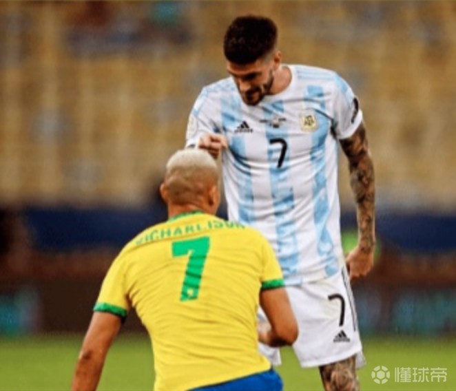 巴西球员嘲讽阿根廷国奥被淘汰 德保罗 大马丁回怼引发互喷 阿根廷 巴西 巴西u23 马德里竞技 阿 斯顿维拉 埃弗顿 达米安 马丁内斯 德保罗 里沙利松 阿根廷u23 道格拉斯 路易斯 懂球帝
