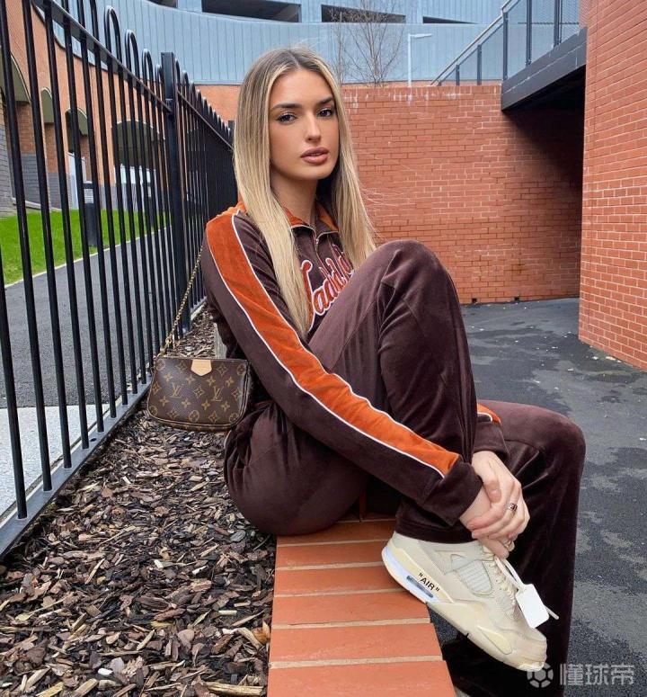 格拉利什女友萨沙瑞贝卡