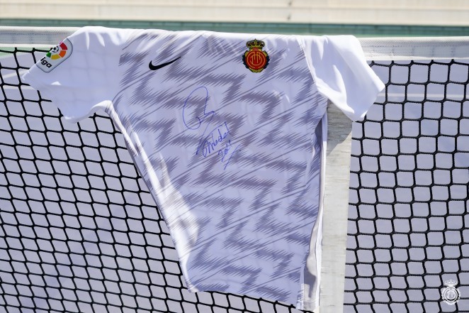 皇家马洛卡发布2021/22赛季客场球衣