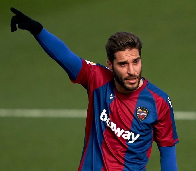 西媒:埃尔切有意前莱万特中场鲁文-罗奇纳