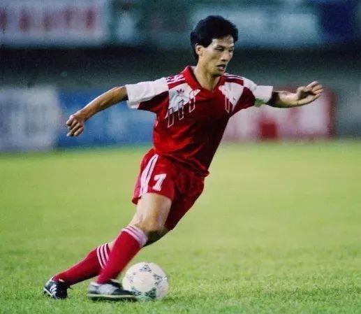 李辉(拜罗伊特)上世纪八十年代,中国足球还处在尚未成熟的甲a时代