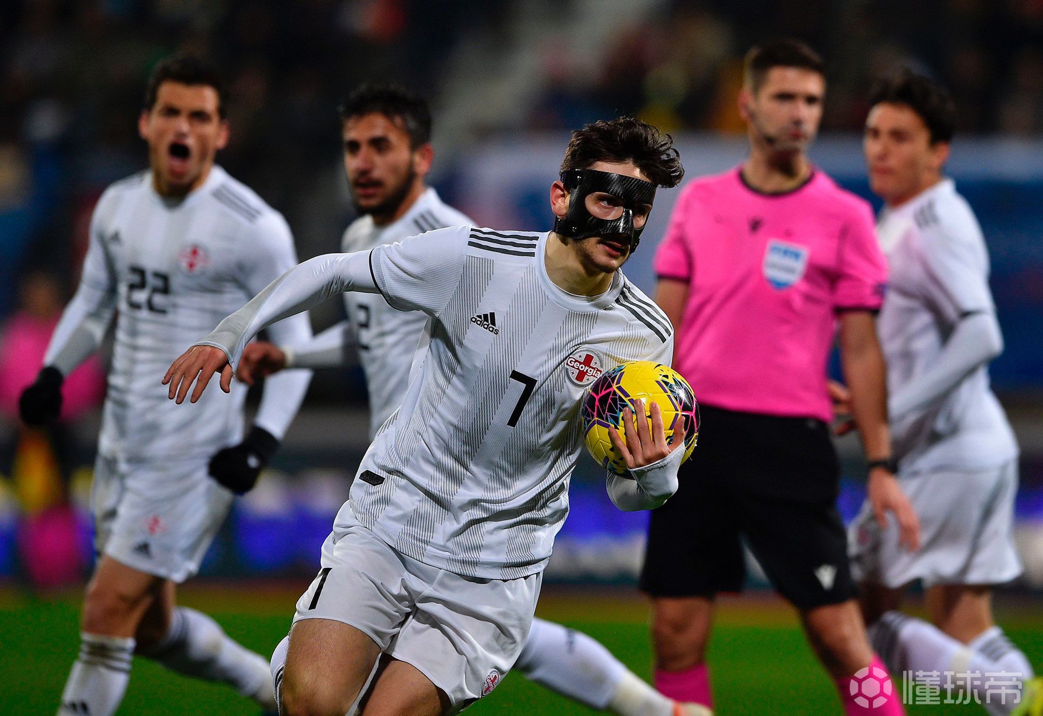 footballitalia喀山红宝石边锋克