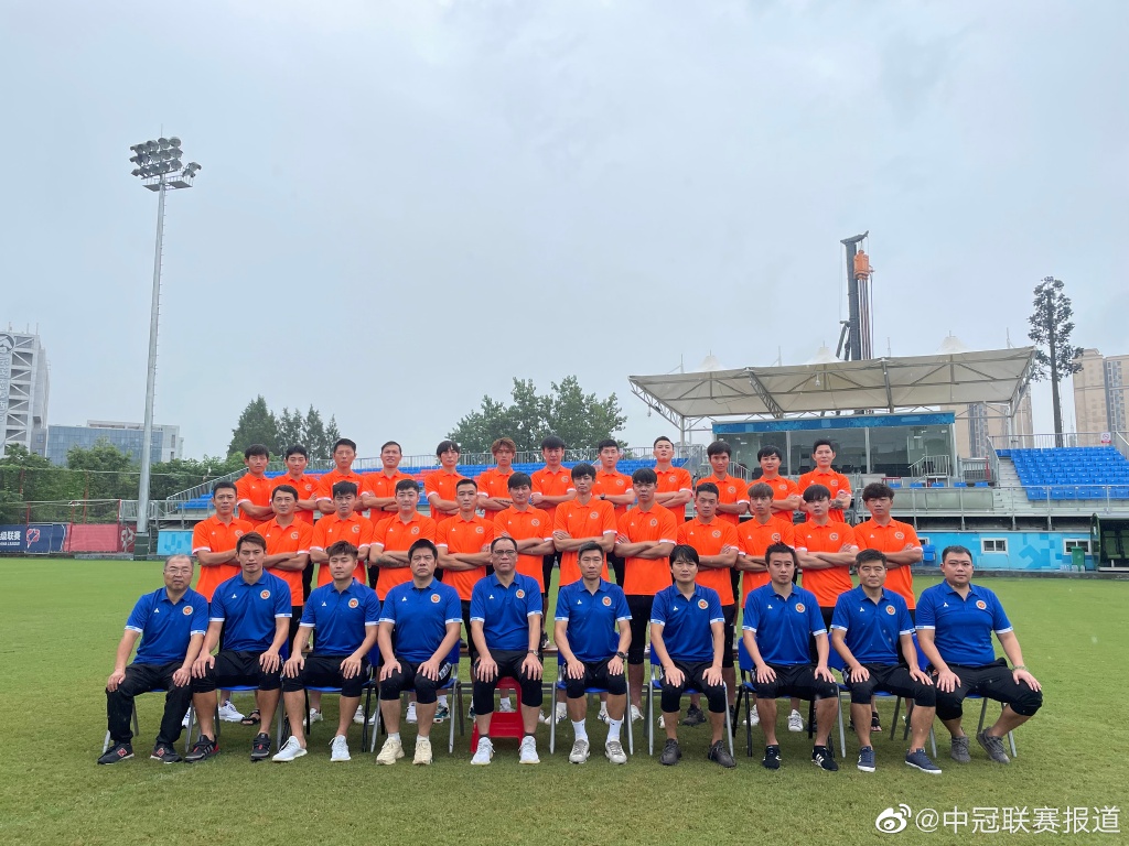 湖北华创主帅汪泉则安排张杨担任队长,杨晨,王旭东,丁唯,姚焱峰,刘锋