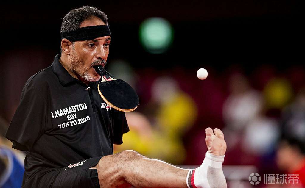 残奥会唯一用嘴打乒乓球的运动员易卜拉欣·哈马托曾.